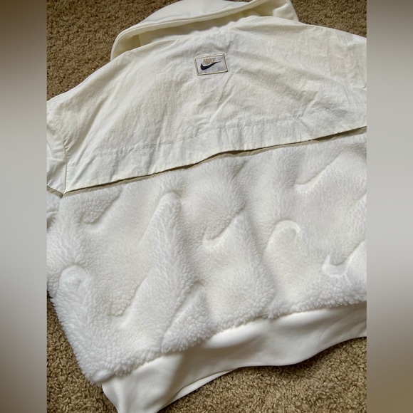 NWT Women’s Large Nike Crop Mixed Media Jacket - Picture 10 of 12